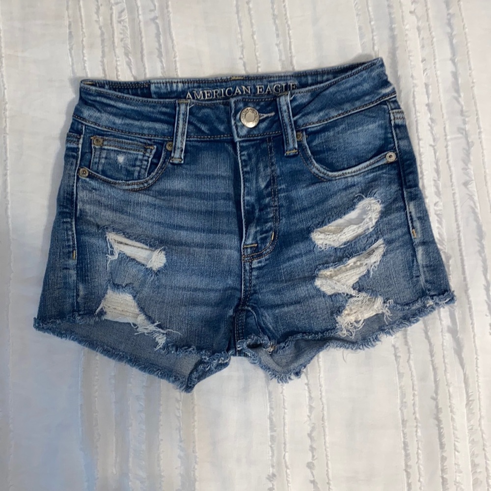 american eagle 00 hi-rise shortie with rips
